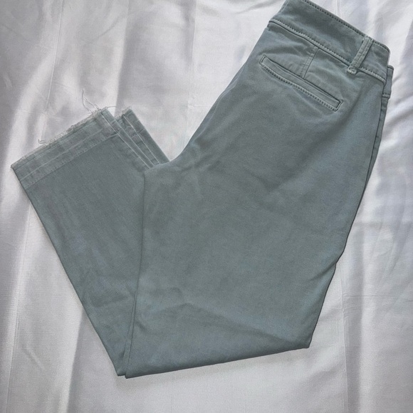 LOFT Women's Soft Gray/Blue Capri Pants Size 4P - Picture 2 of 5